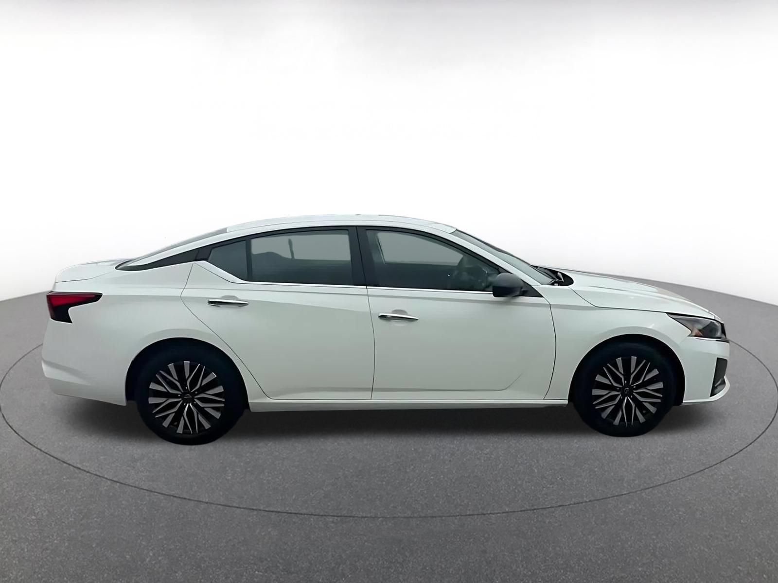 Thumbnail: 2025 Nissan Altima - 12