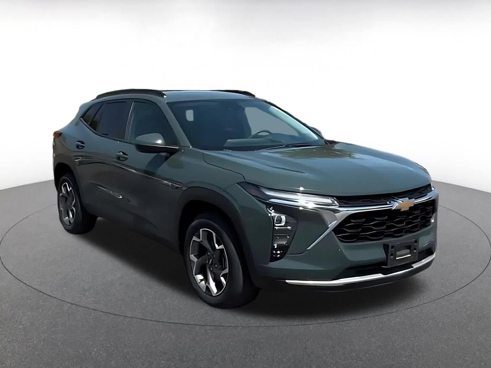 Thumbnail: 2025 Chevrolet Trax - 3