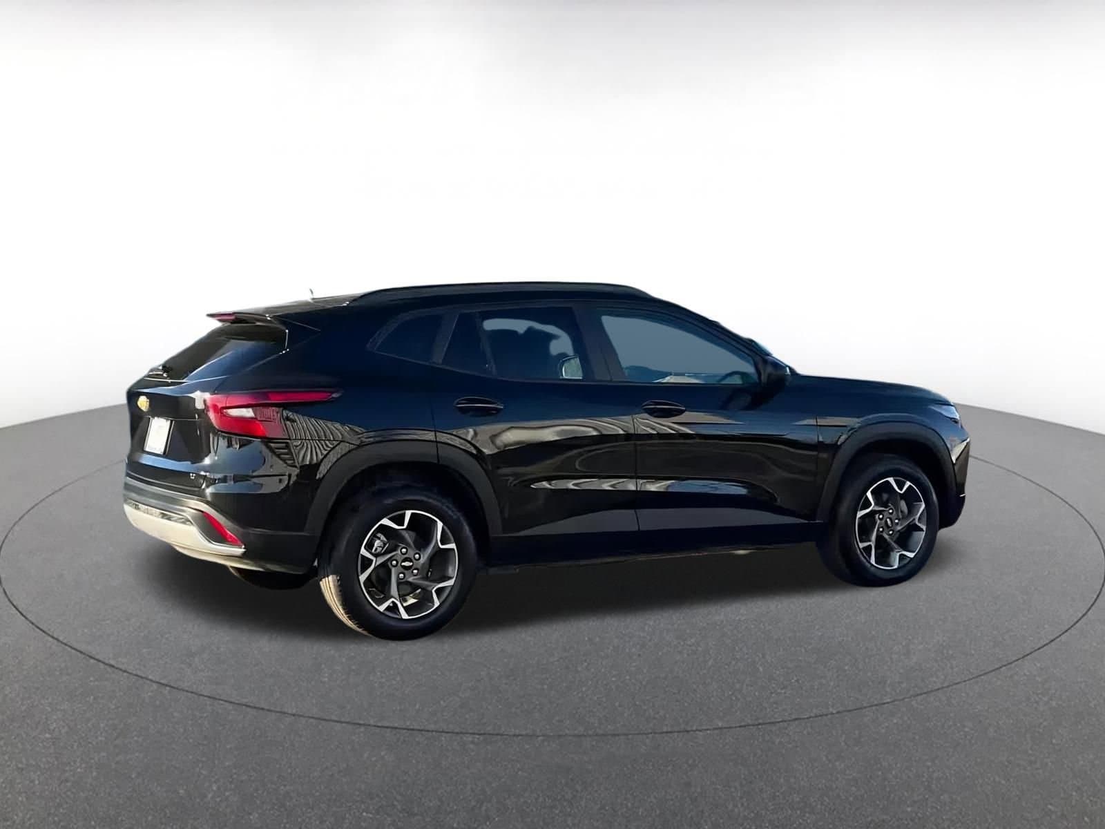 Thumbnail: 2025 Chevrolet Trax - 15