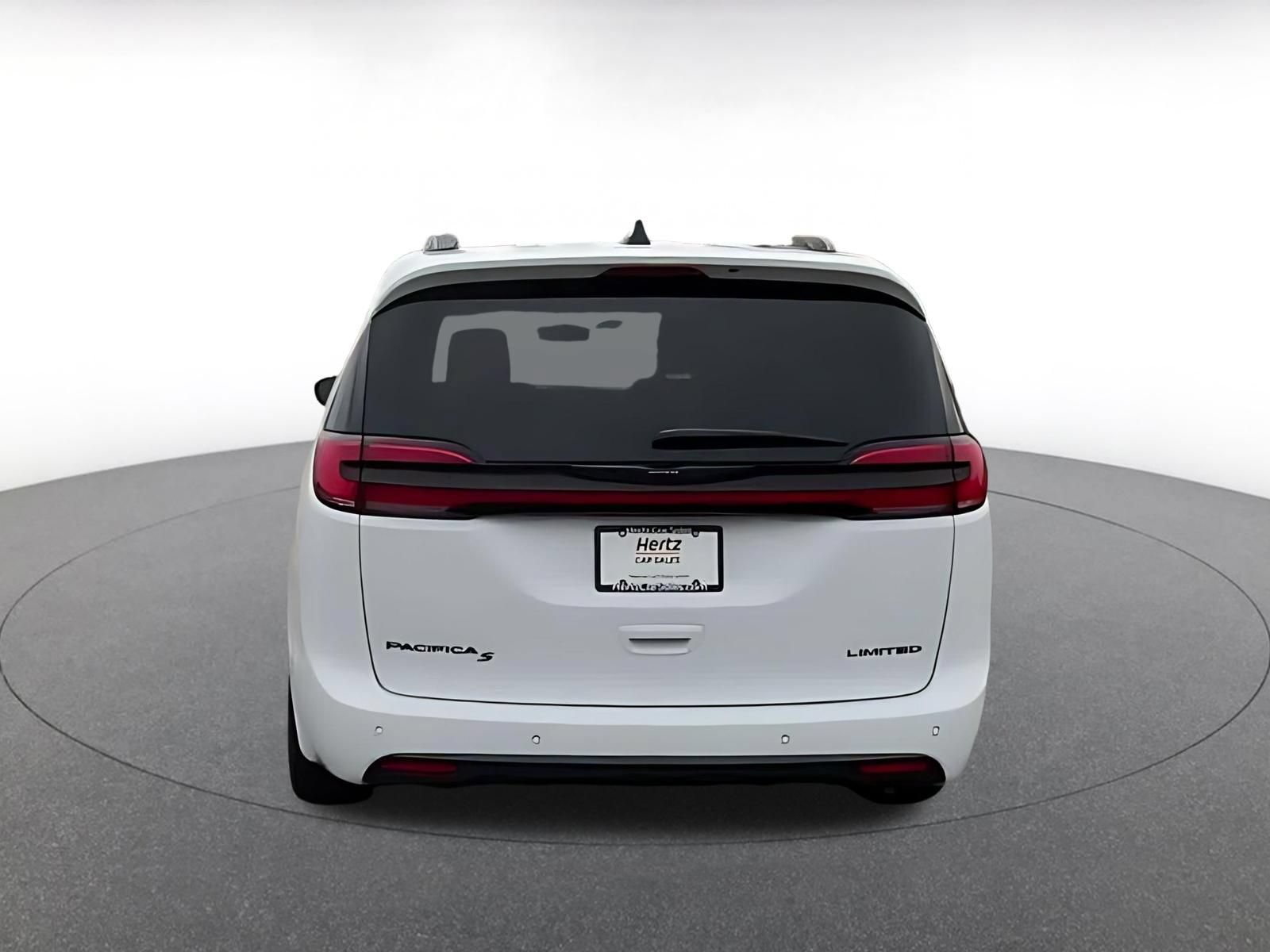 Thumbnail: 2025 Chrysler Pacifica - 10