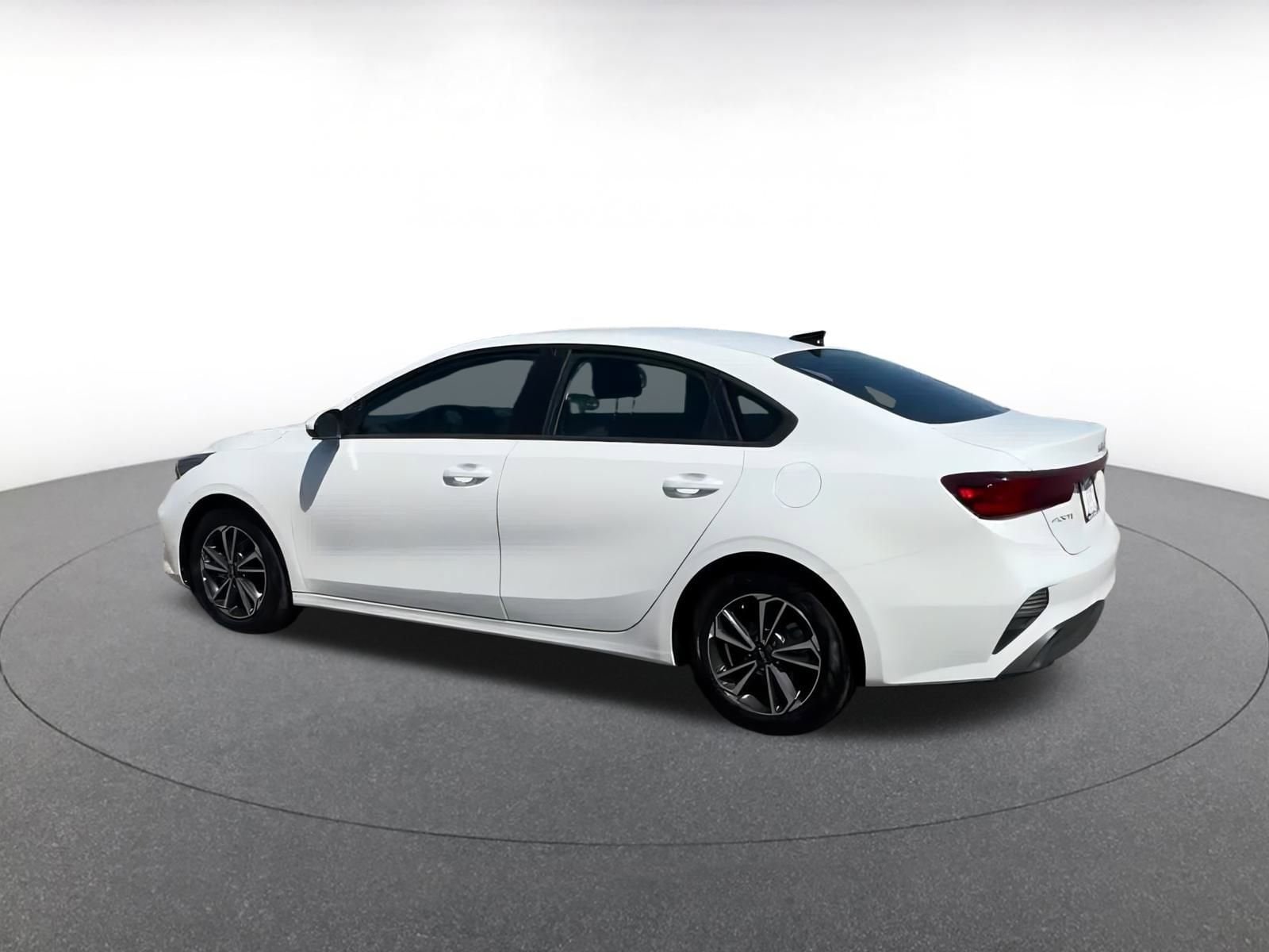 Thumbnail: 2024 Kia Forte - 11