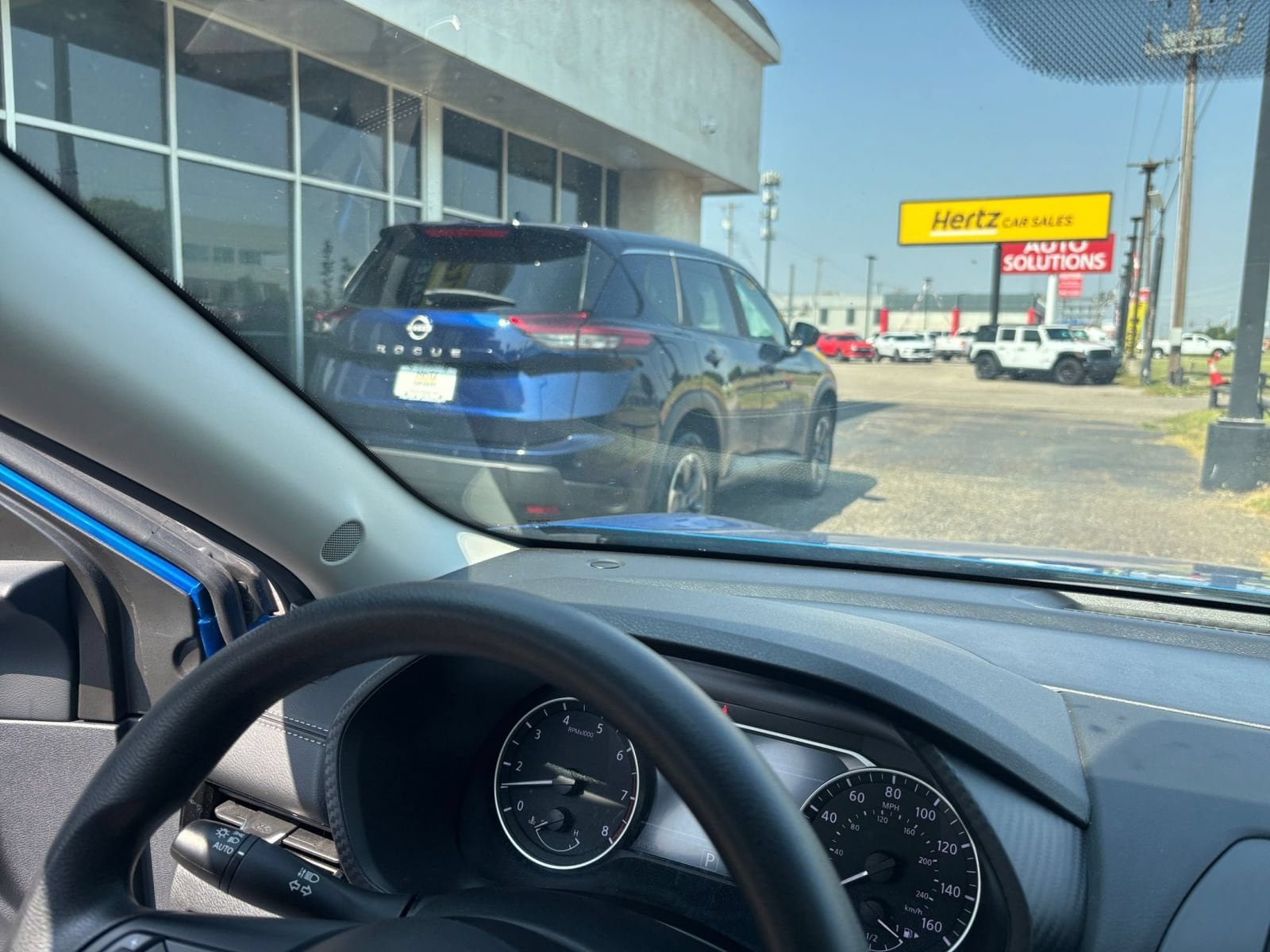 Thumbnail: 2025 Nissan Sentra - 31