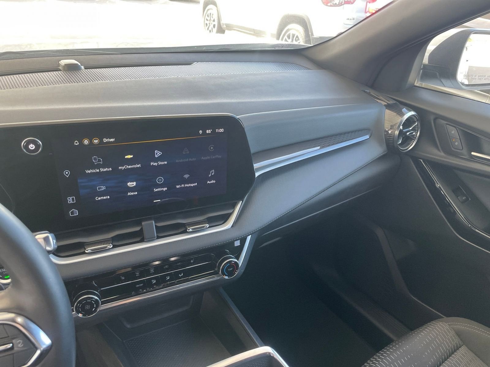 Thumbnail: 2025 Chevrolet Equinox - 18