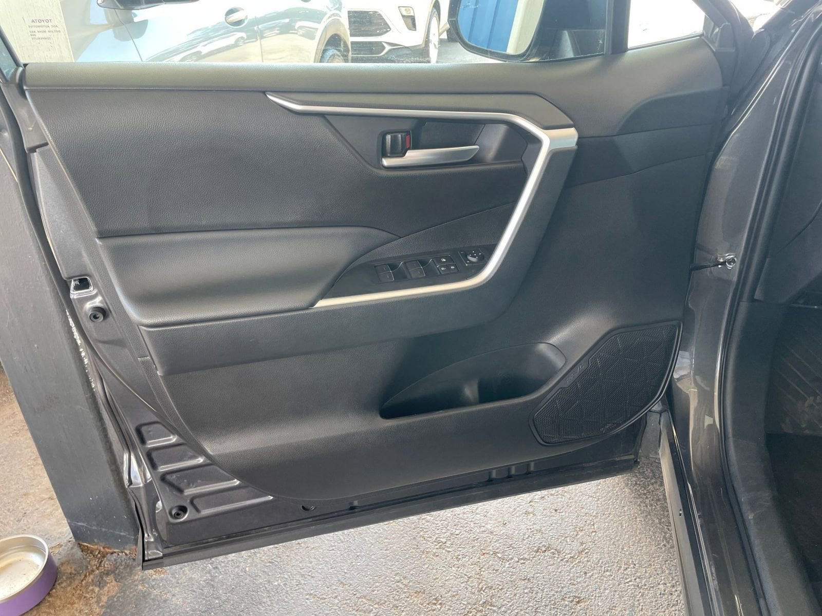 Thumbnail: 2025 Toyota RAV4 - 20