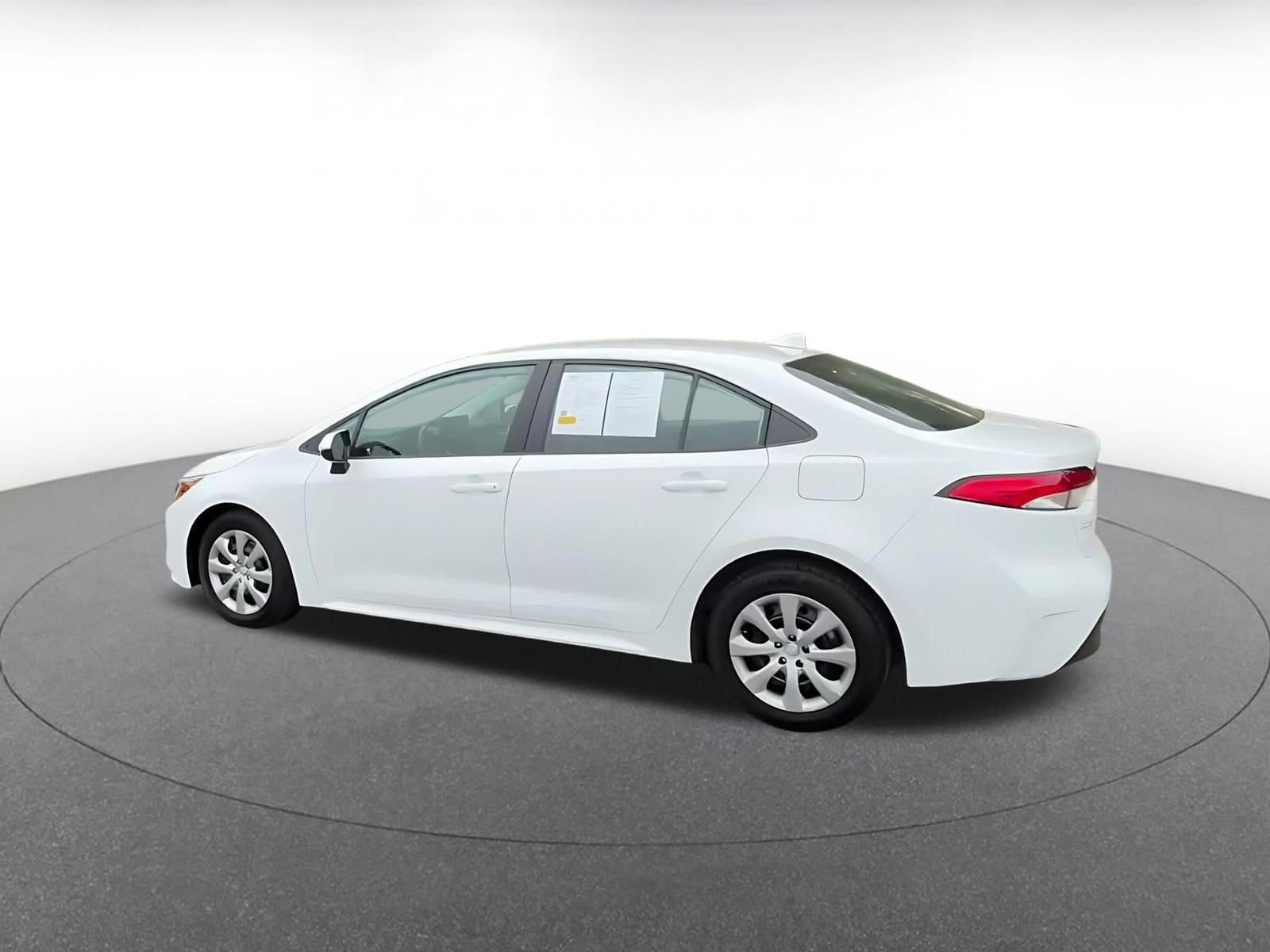 Thumbnail: 2023 Toyota Corolla - 11