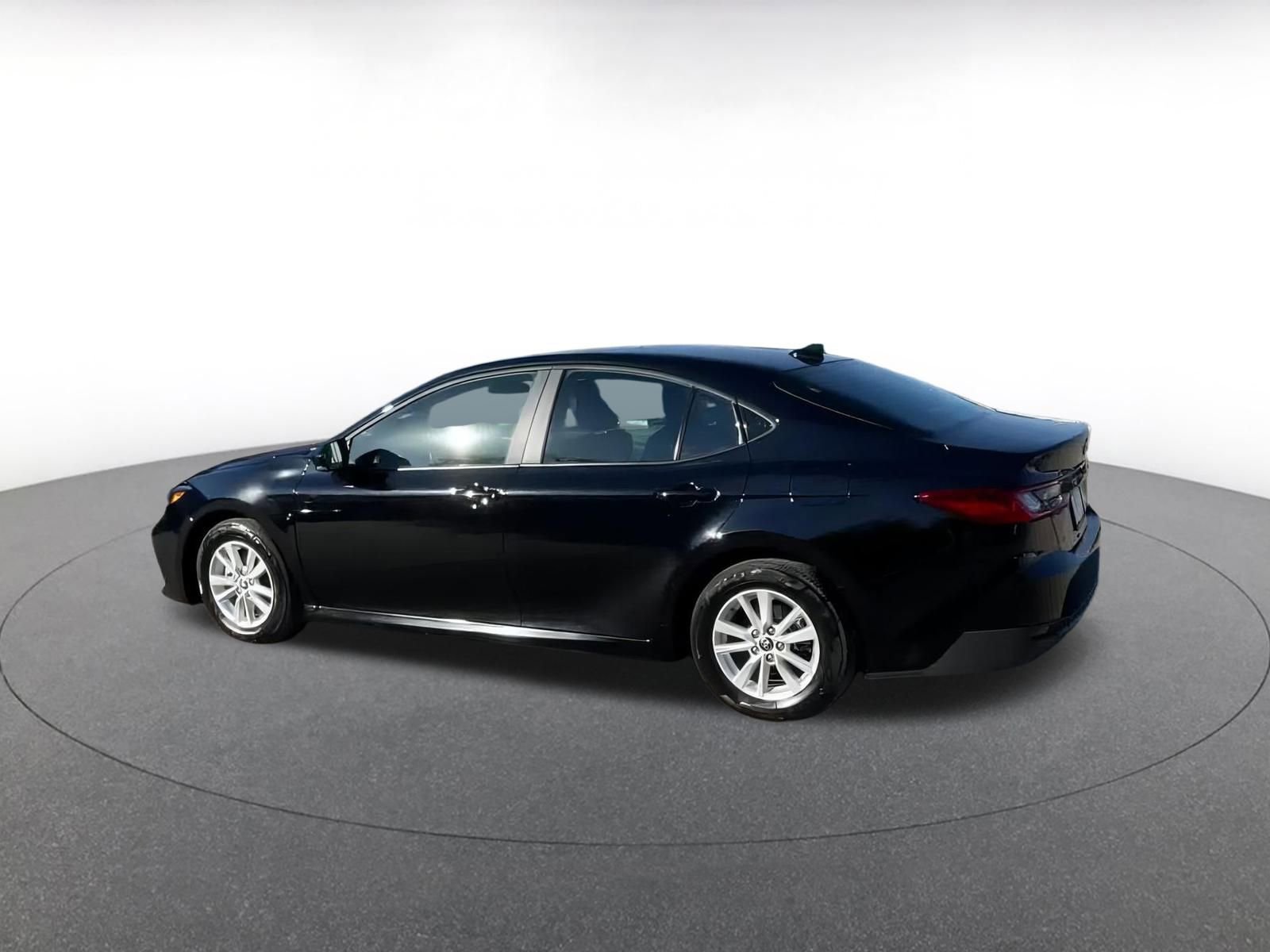 Thumbnail: 2025 Toyota Camry - 10