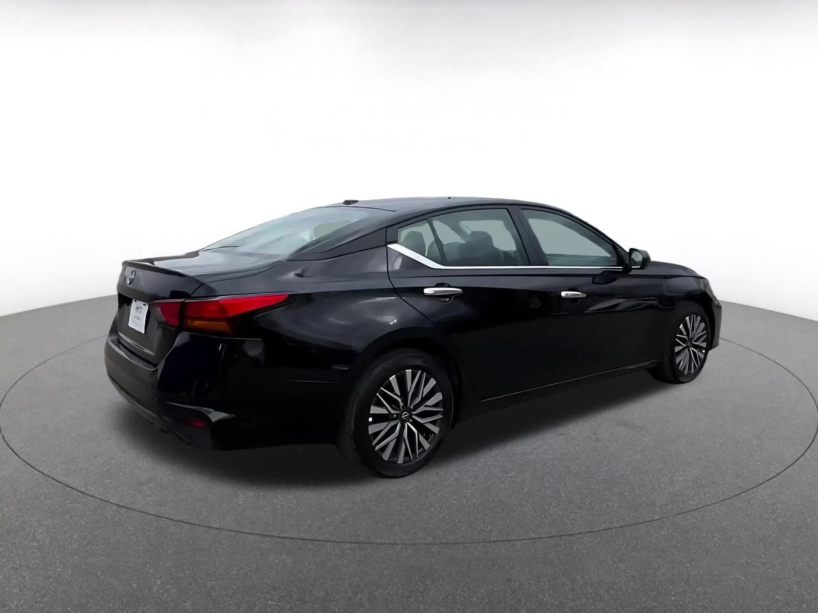 Thumbnail: 2025 Nissan Altima - 15