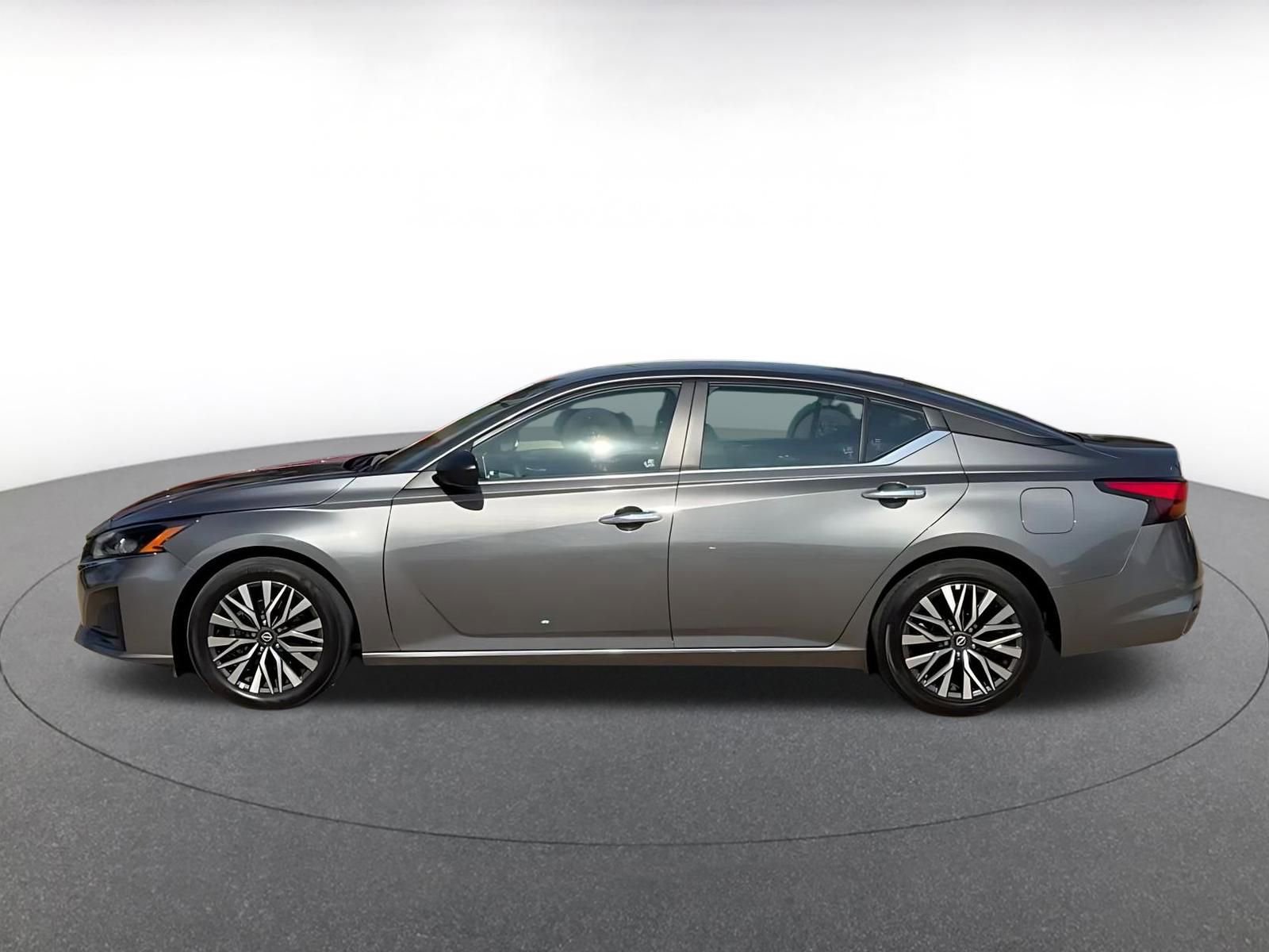 Thumbnail: 2025 Nissan Altima - 8