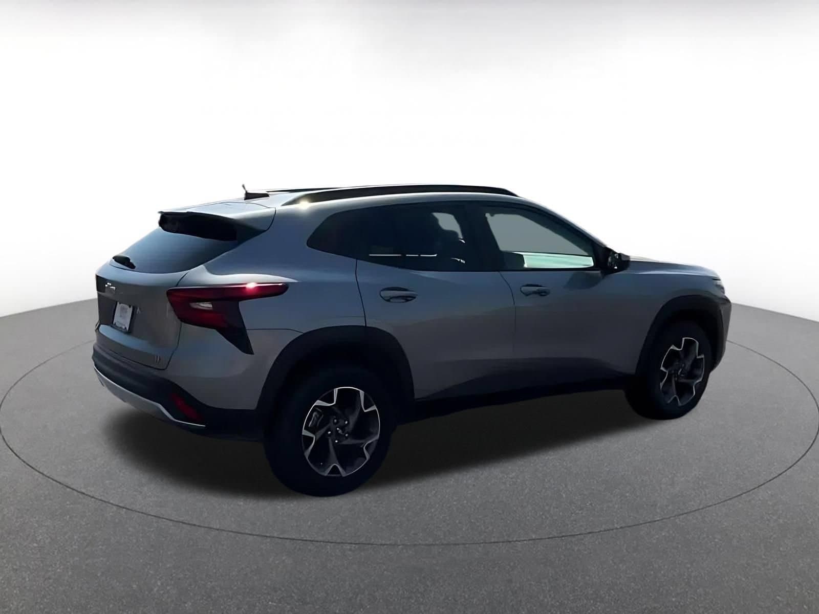 Thumbnail: 2025 Chevrolet Trax - 14