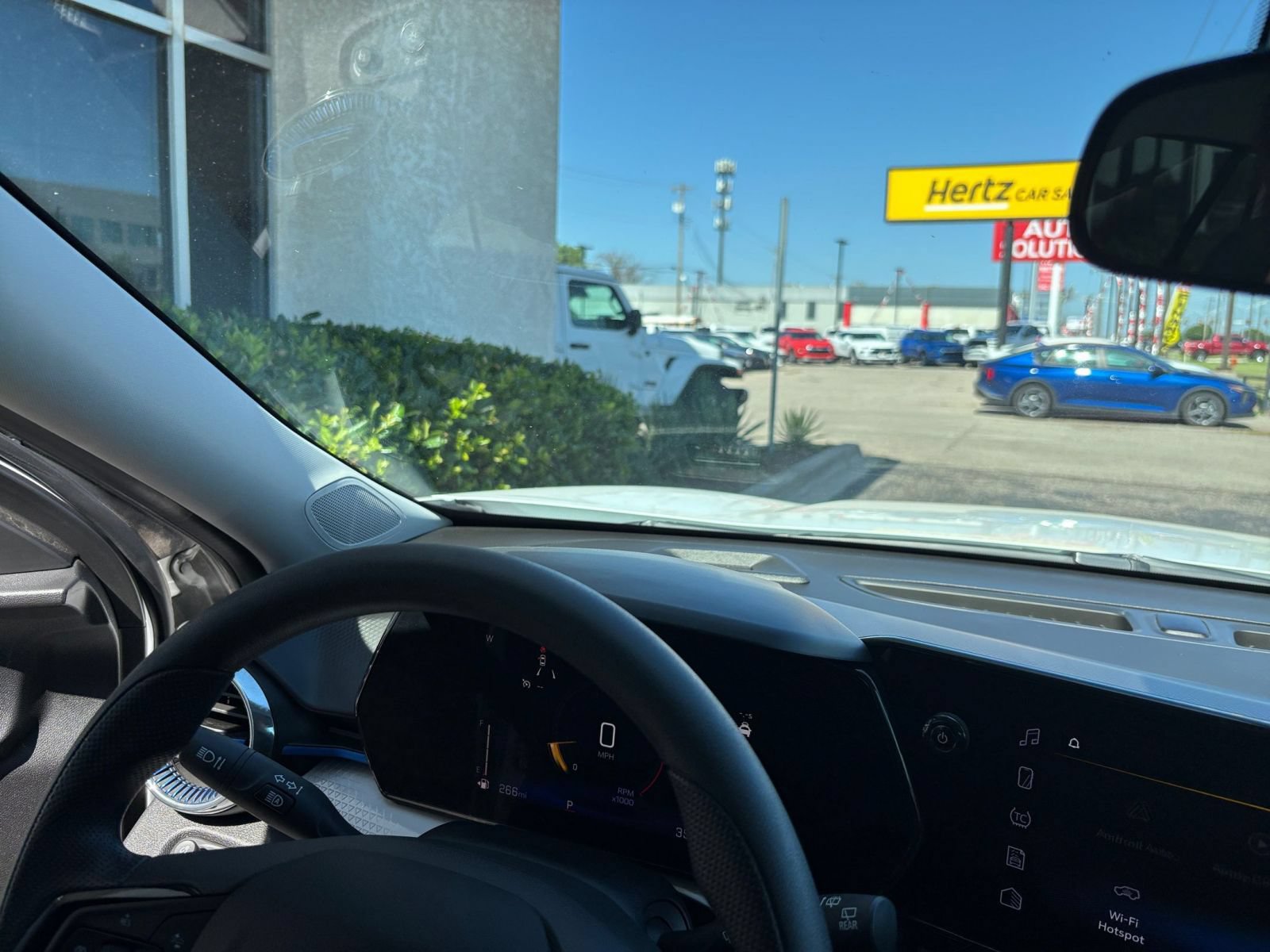 Thumbnail: 2025 Chevrolet Trax - 33