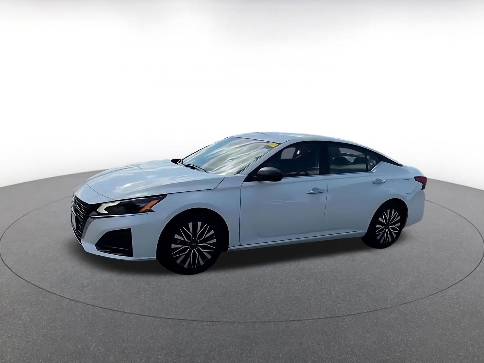 Thumbnail: 2025 Nissan Altima - 8