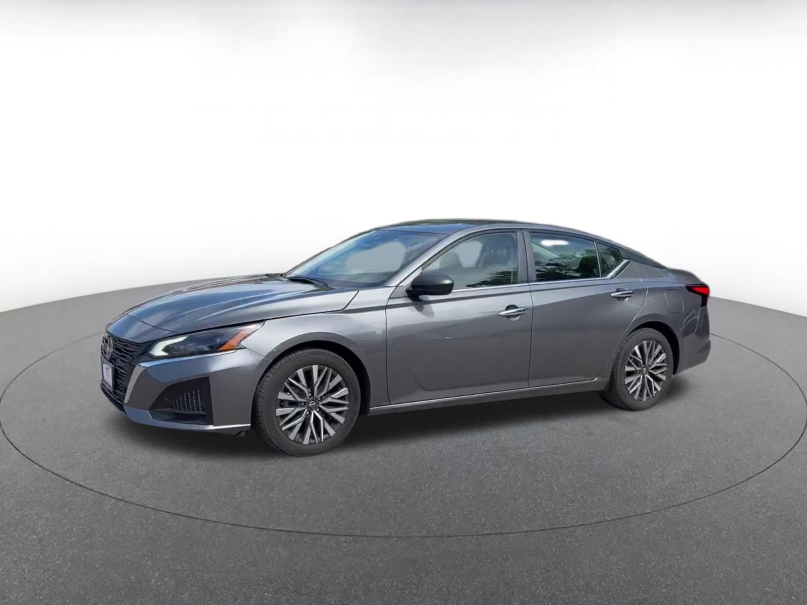 Thumbnail: 2025 Nissan Altima - 8