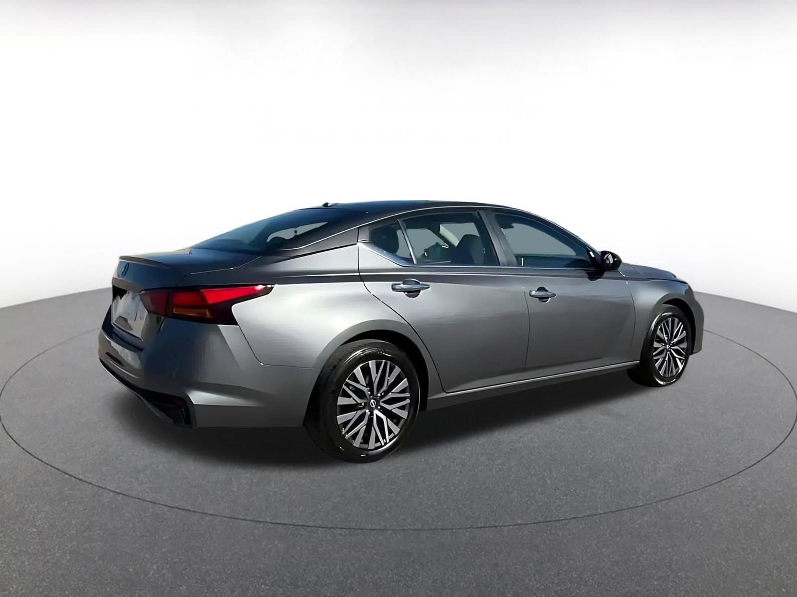 Thumbnail: 2025 Nissan Altima - 14