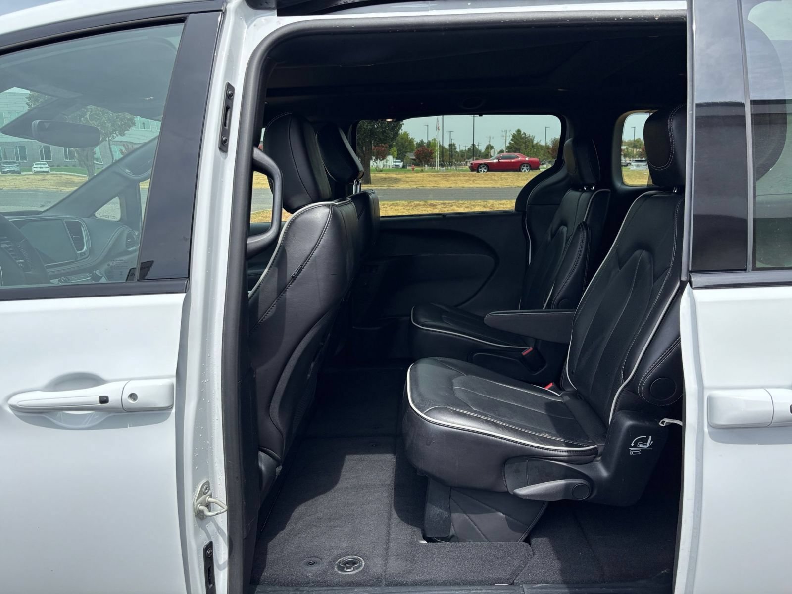 Thumbnail: 2025 Chrysler Pacifica - 25