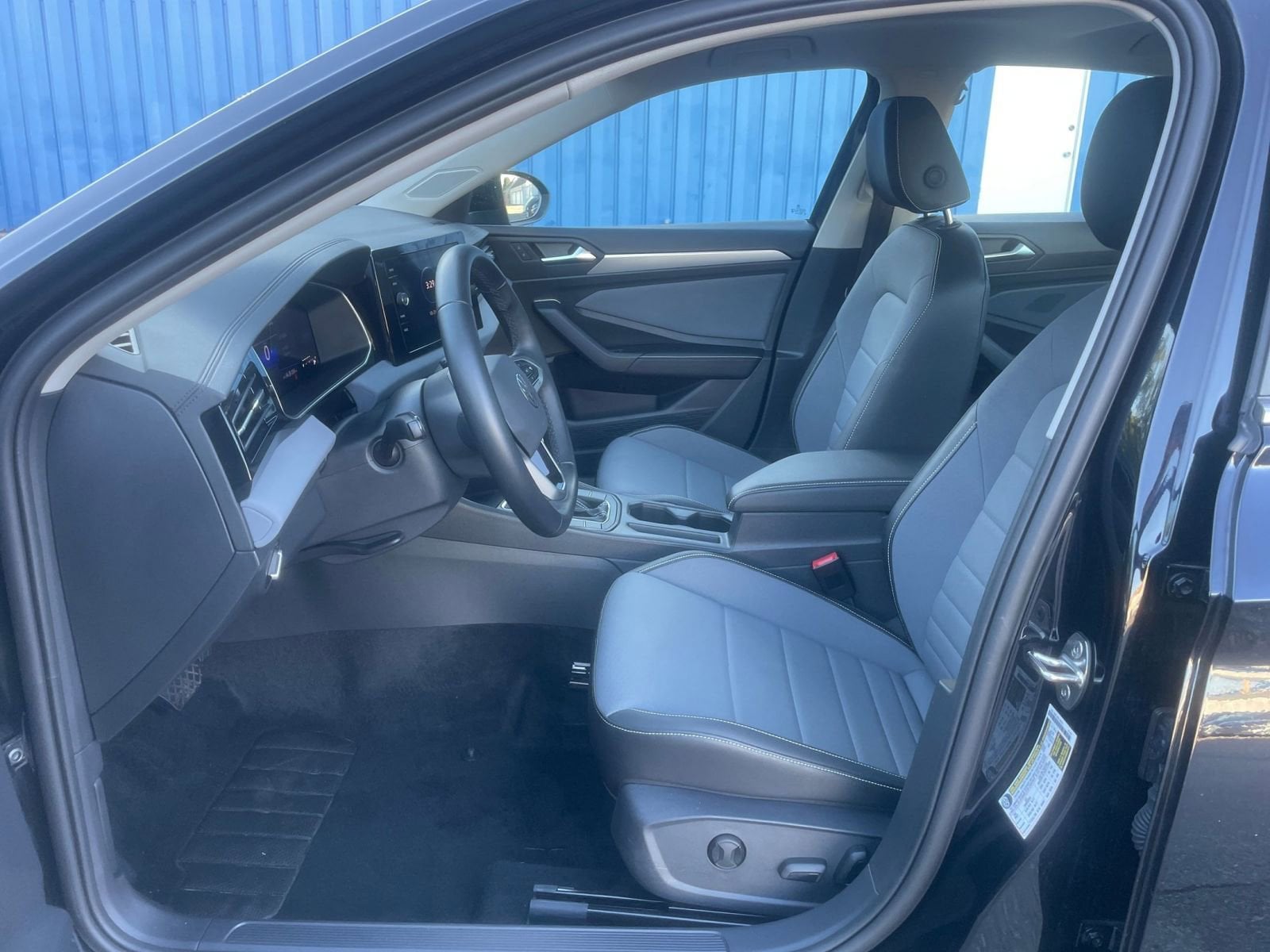 Thumbnail: 2025 Volkswagen Jetta - 25