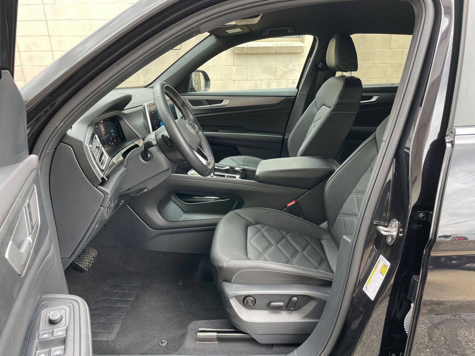 Thumbnail: 2025 Volkswagen Atlas - 27