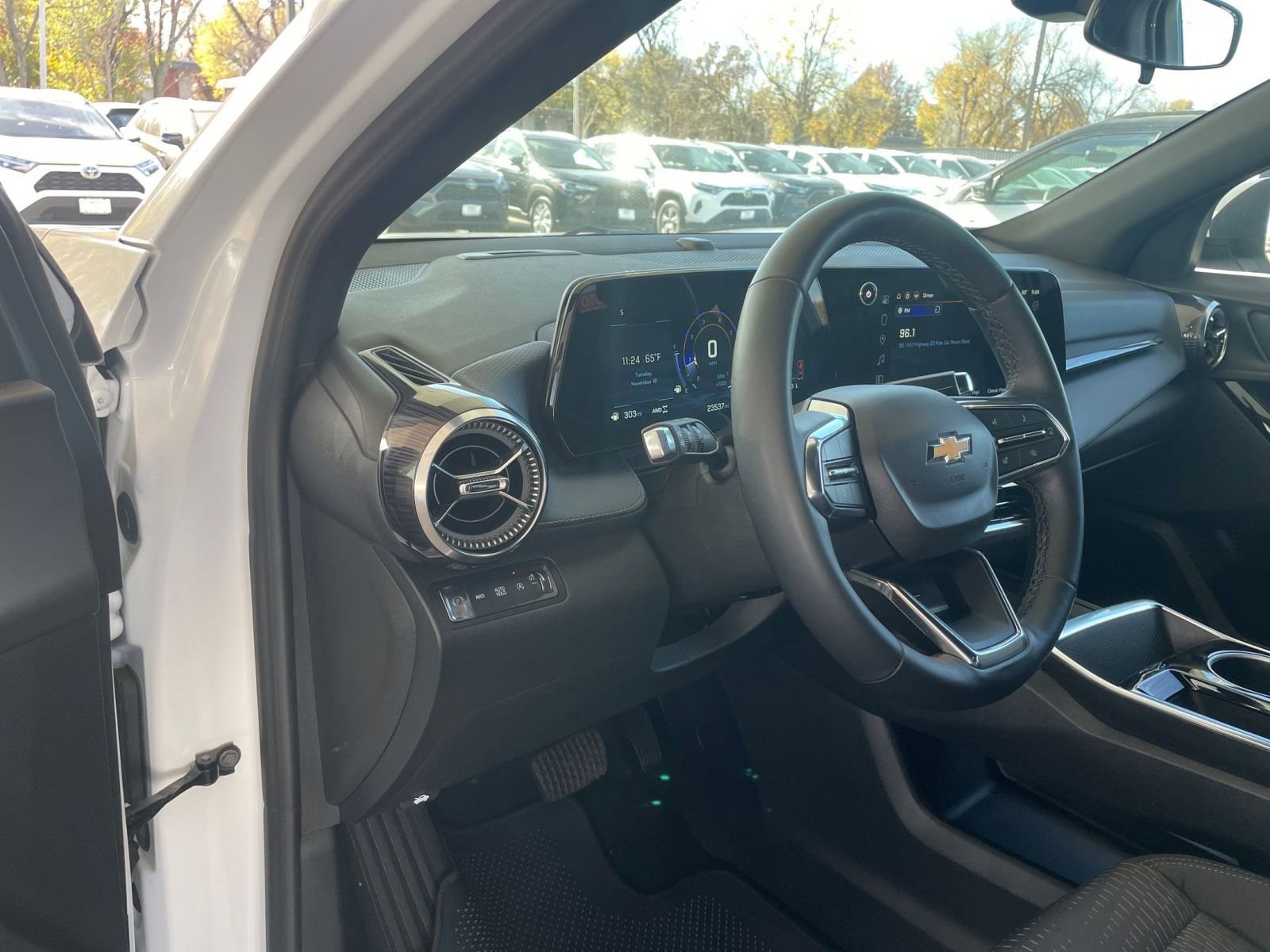 Thumbnail: 2025 Chevrolet Equinox - 33