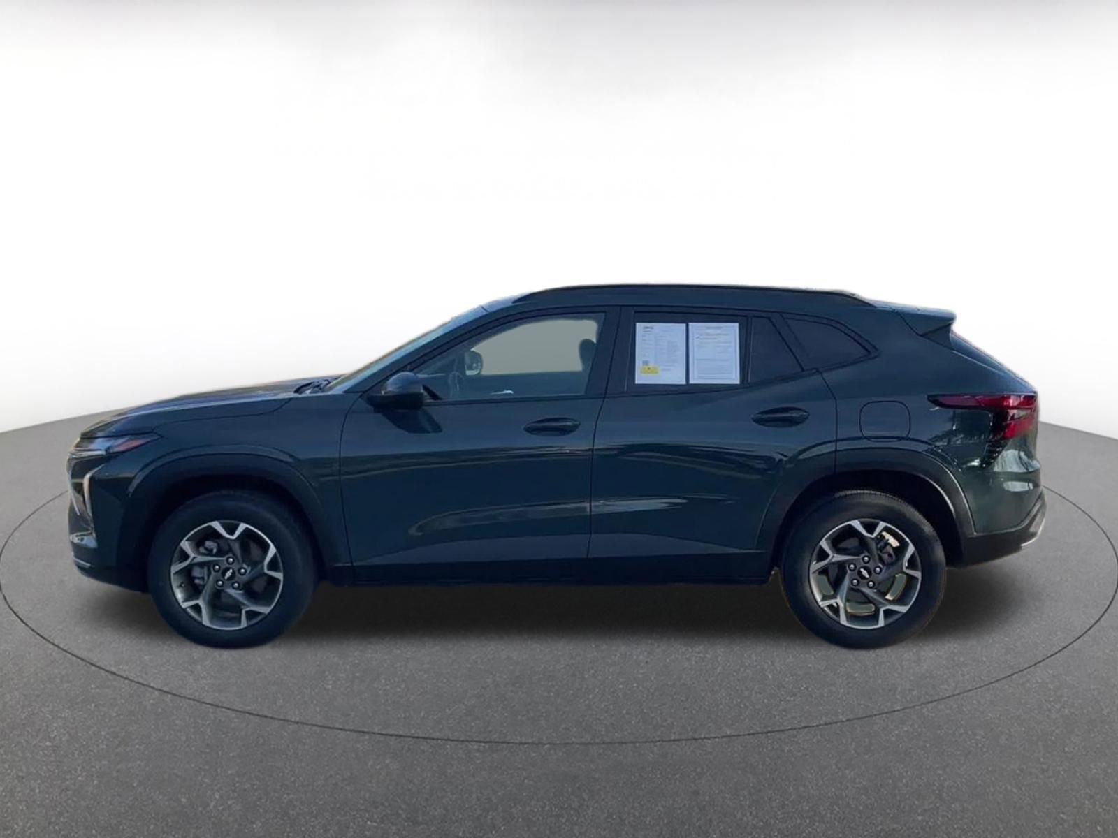 Thumbnail: 2025 Chevrolet Trax - 9