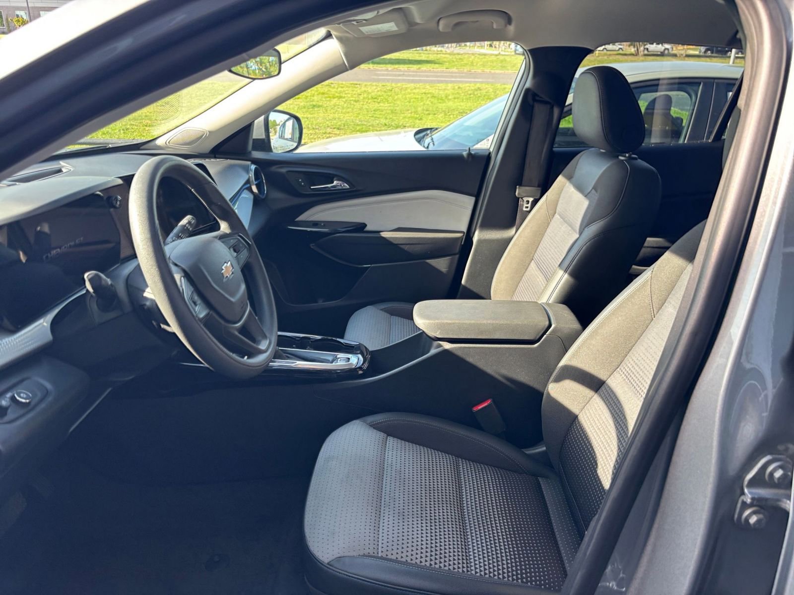 Thumbnail: 2025 Chevrolet Trax - 25