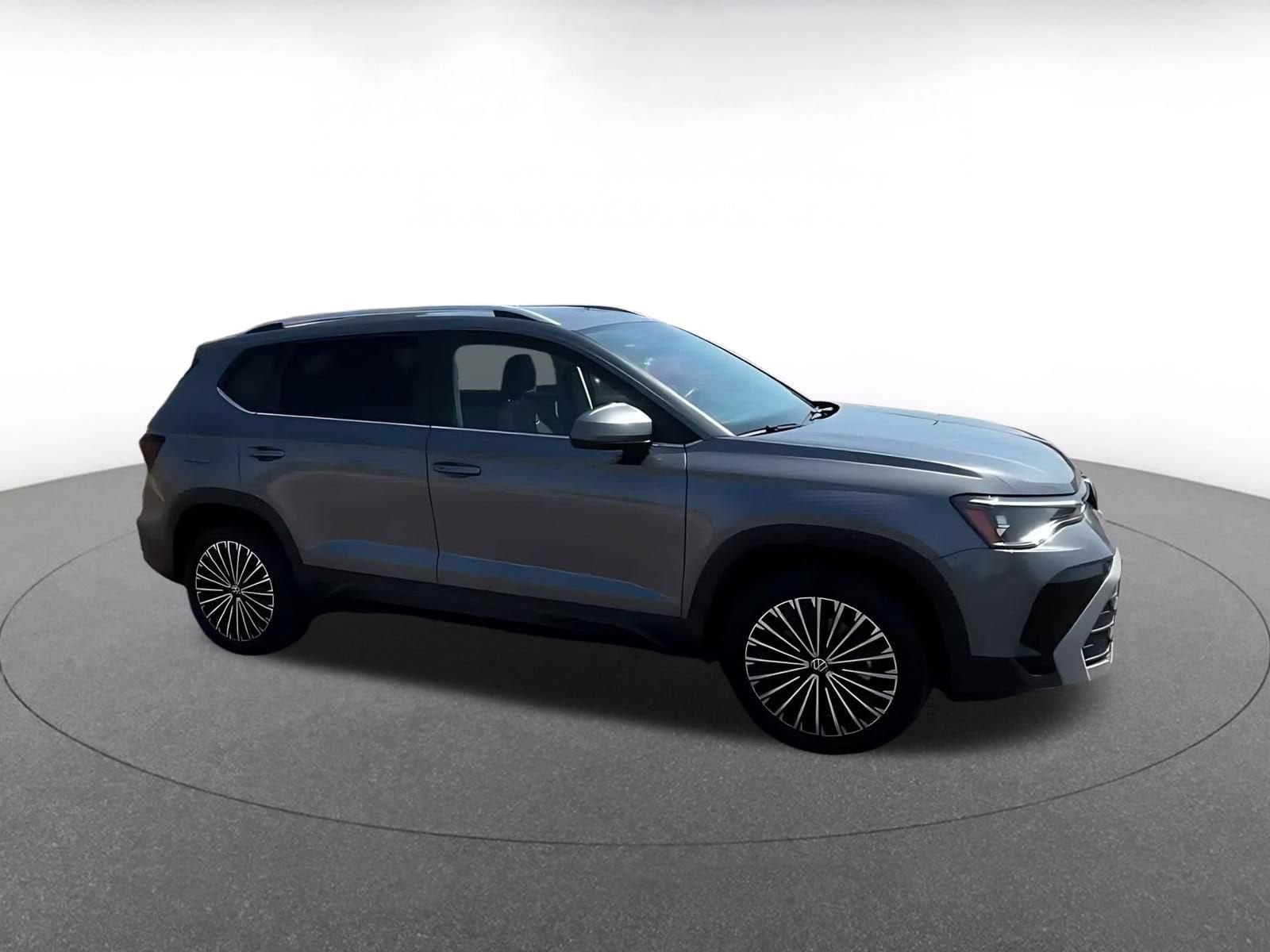 Thumbnail: 2026 Volkswagen Taos - 2