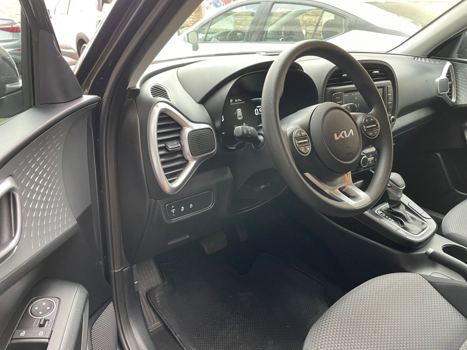 Thumbnail: 2025 Kia Soul - 32