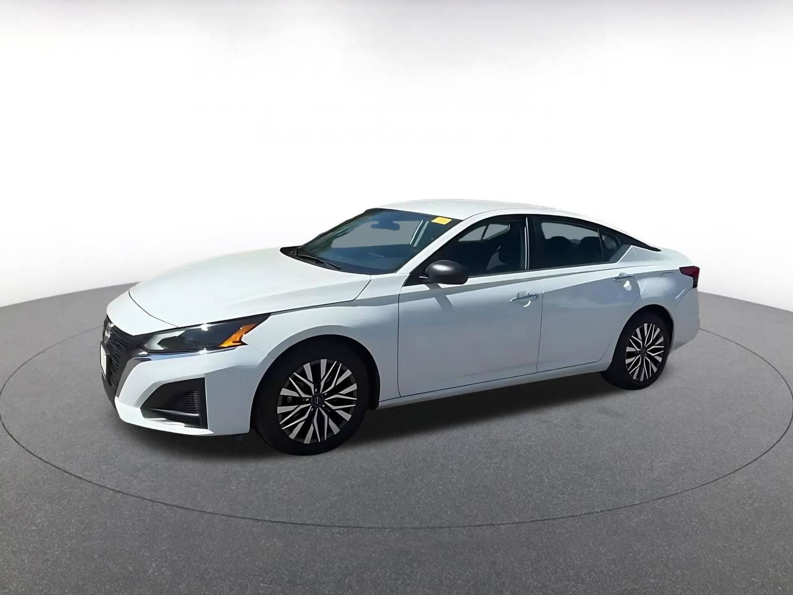 Thumbnail: 2025 Nissan Altima - 8
