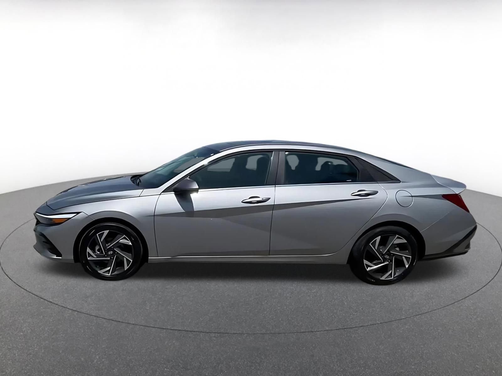 Thumbnail: 2025 Hyundai Elantra - 9