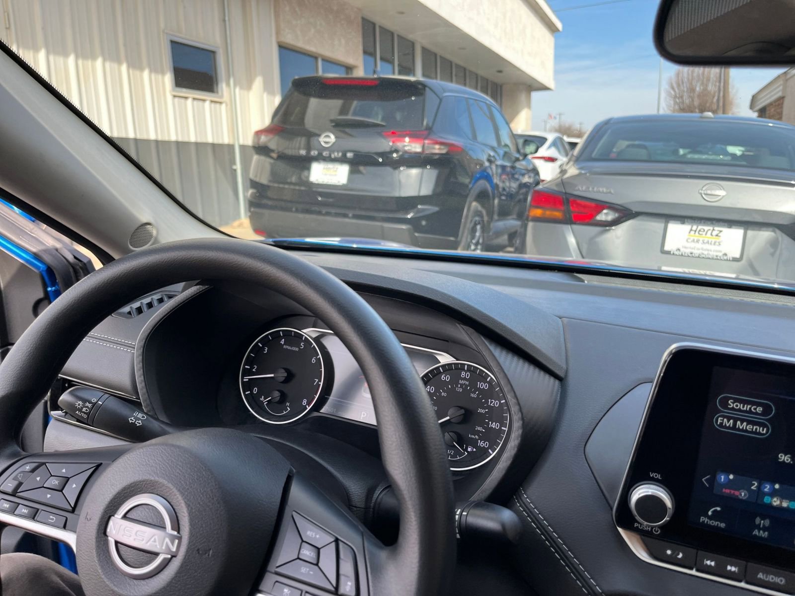 Thumbnail: 2025 Nissan Sentra - 32