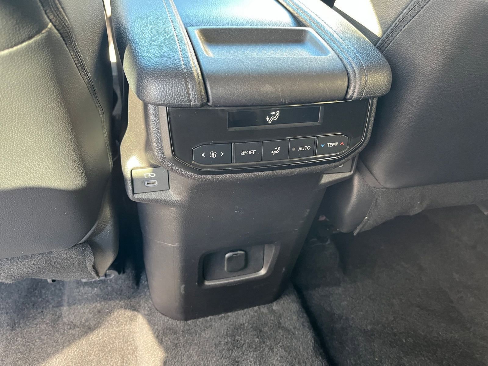 Thumbnail: 2025 Toyota Grand Highlander - 24