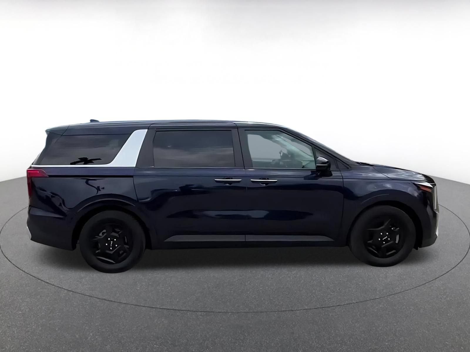 Thumbnail: 2026 Kia Carnival - 15