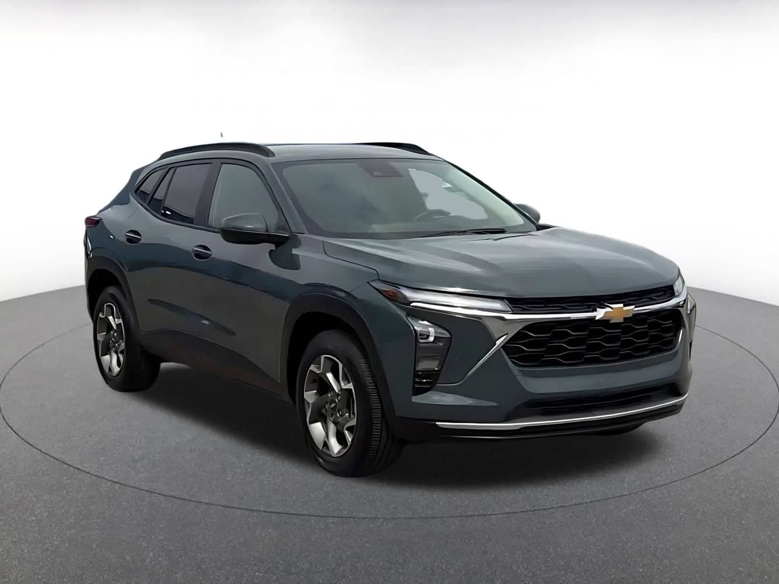 Thumbnail: 2025 Chevrolet Trax - 3