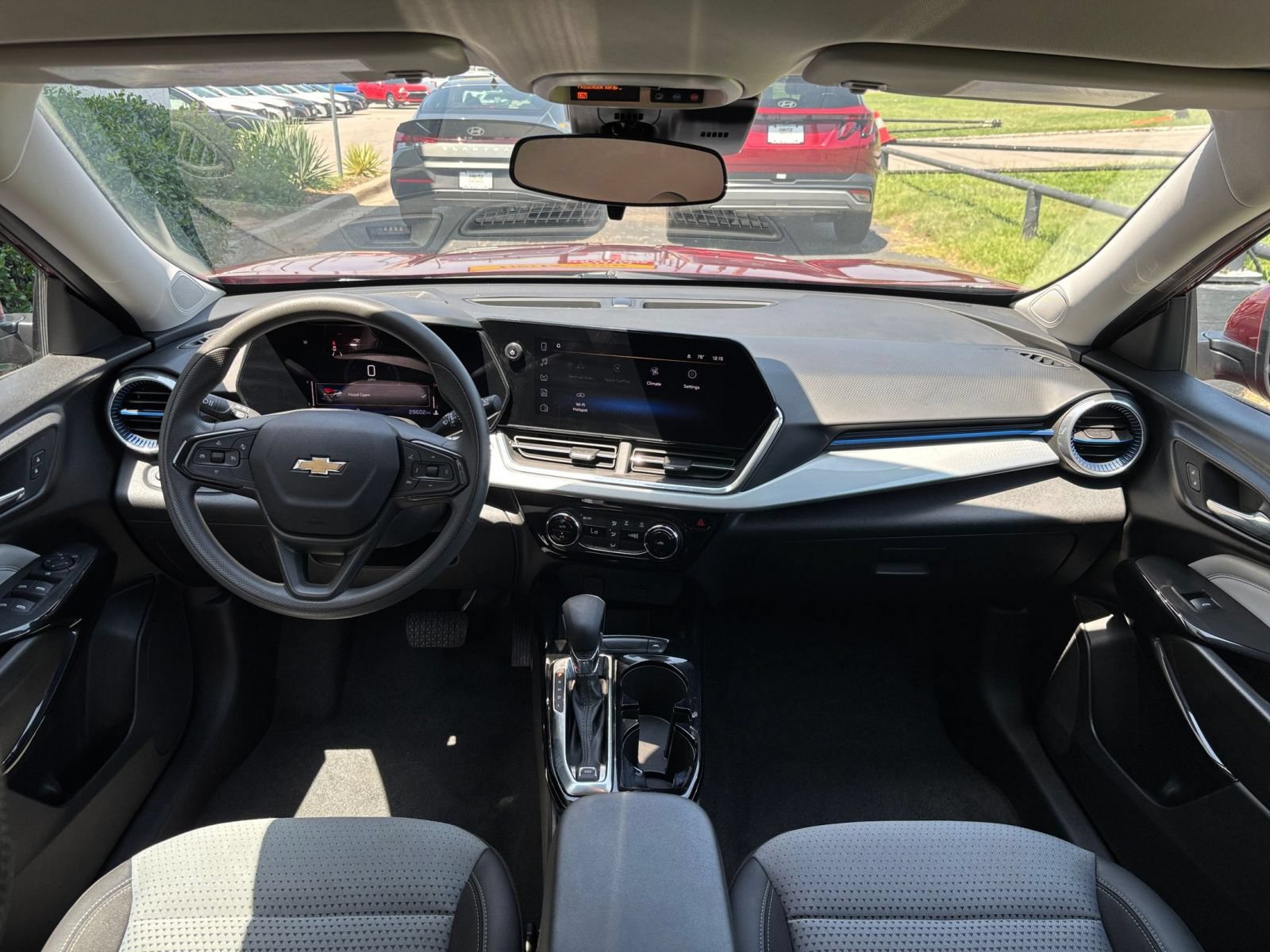 Thumbnail: 2025 Chevrolet Trax - 32