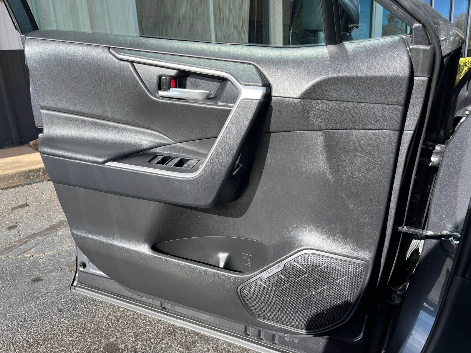 Thumbnail: 2025 Toyota RAV4 - 20