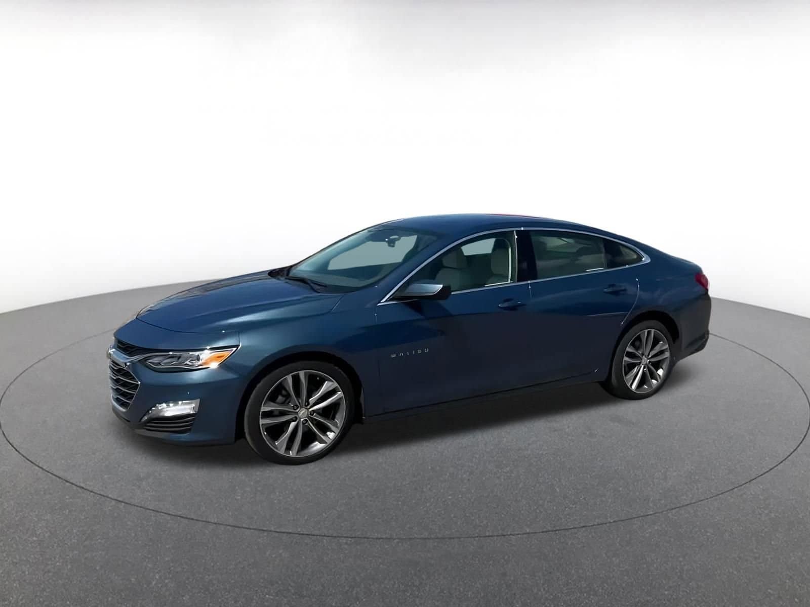 Thumbnail: 2024 Chevrolet Malibu - 9