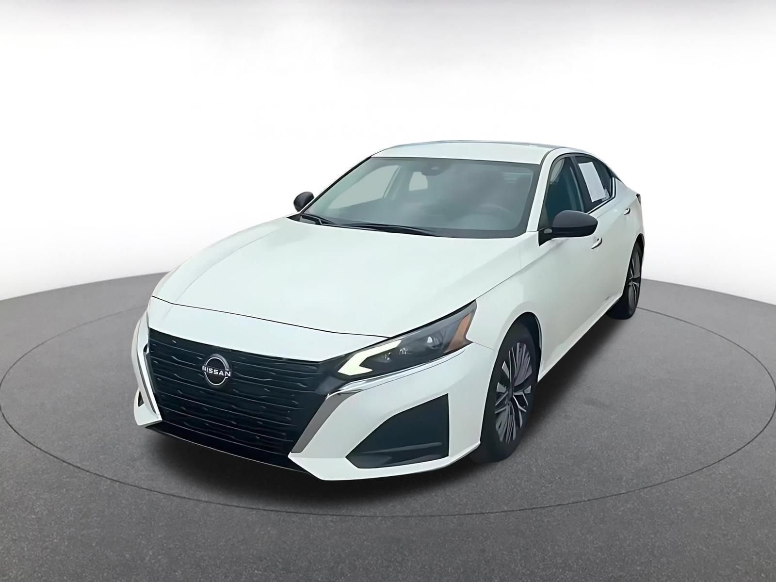 Thumbnail: 2025 Nissan Altima - 5
