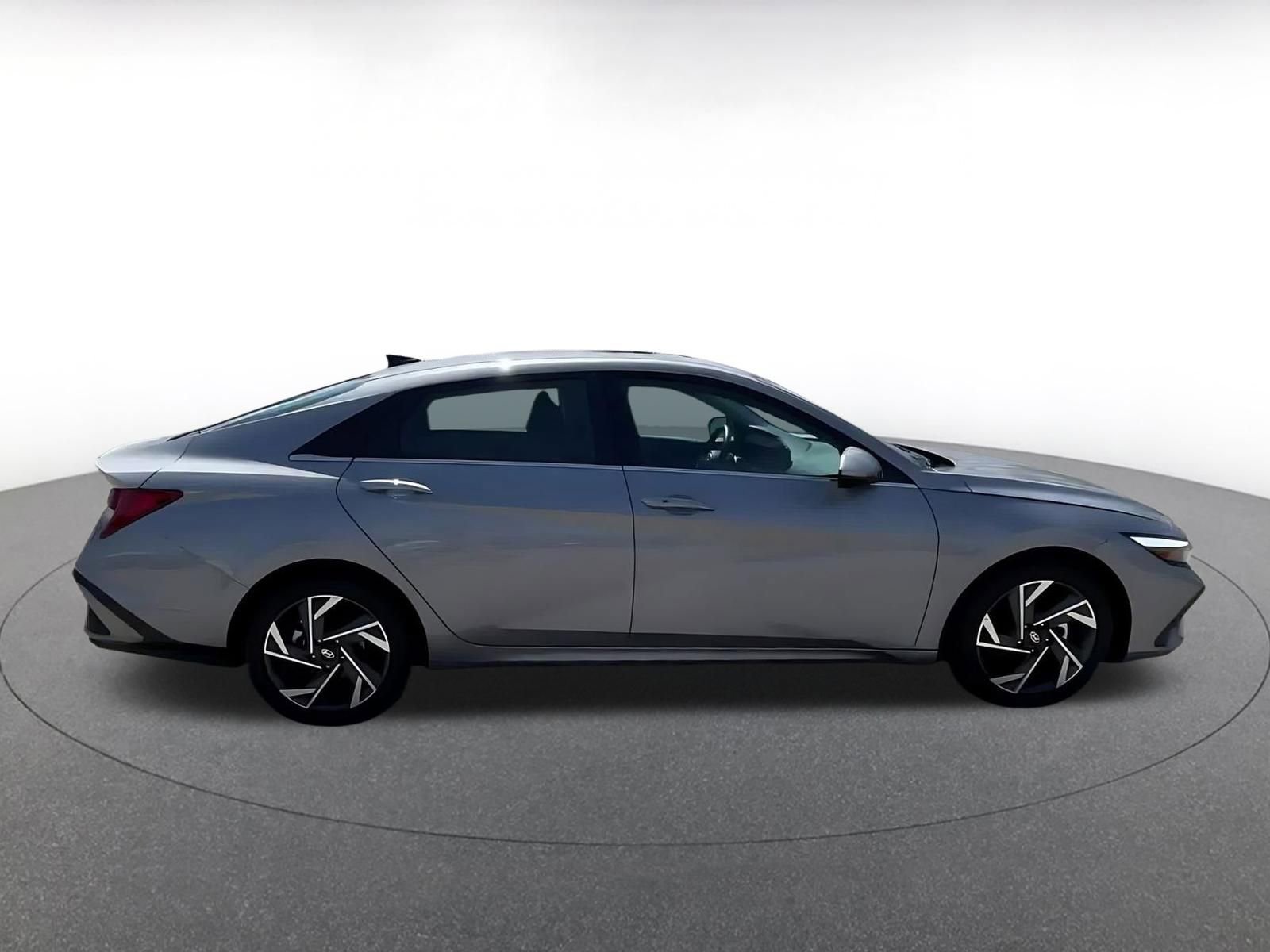 Thumbnail: 2025 Hyundai Elantra - 16