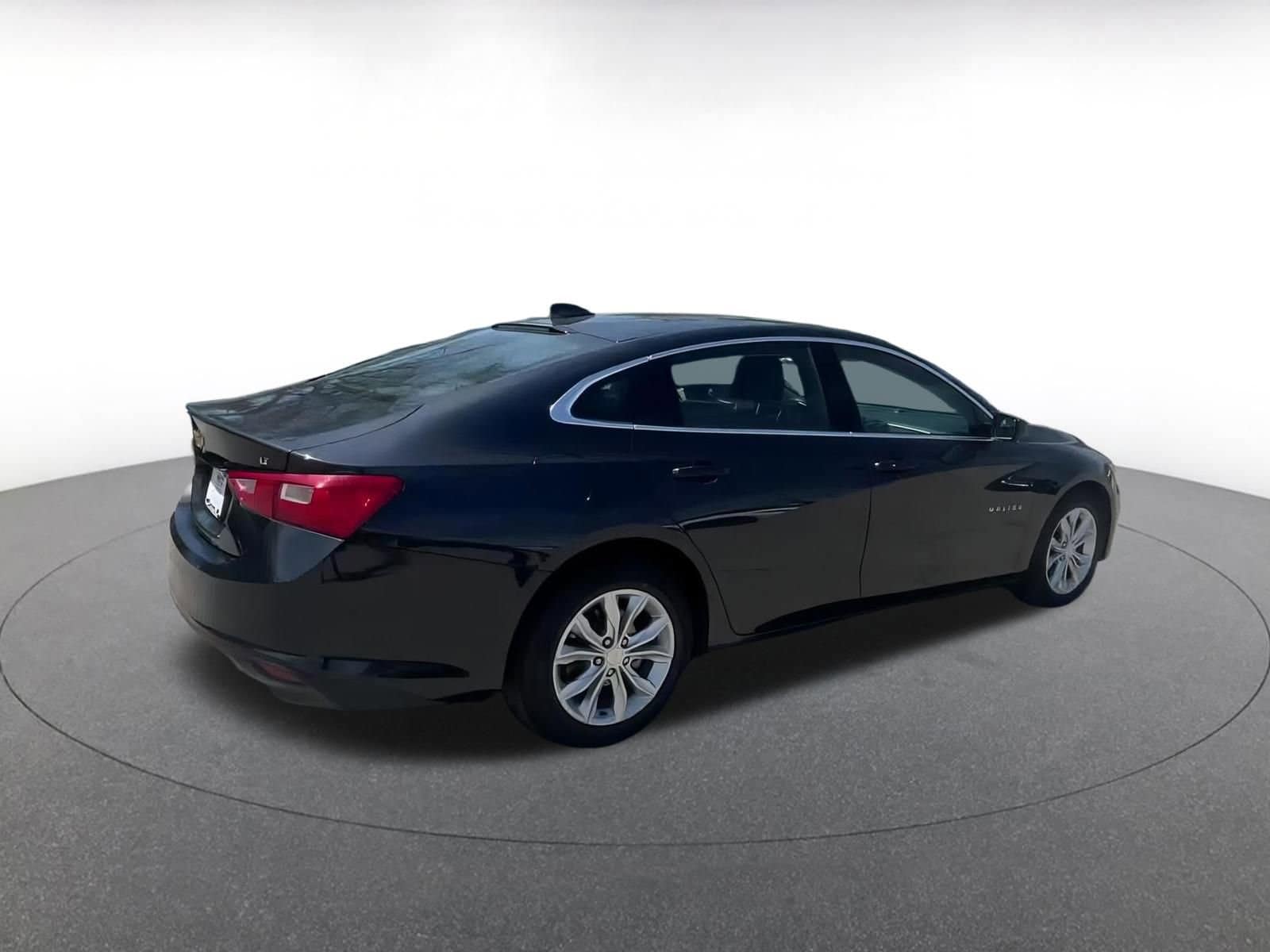 Thumbnail: 2023 Chevrolet Malibu - 15