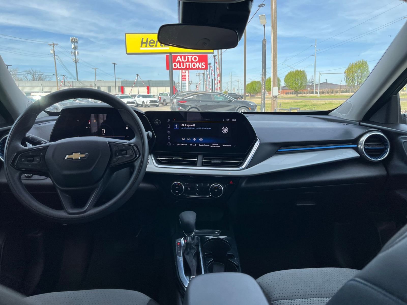 Thumbnail: 2025 Chevrolet Trax - 32