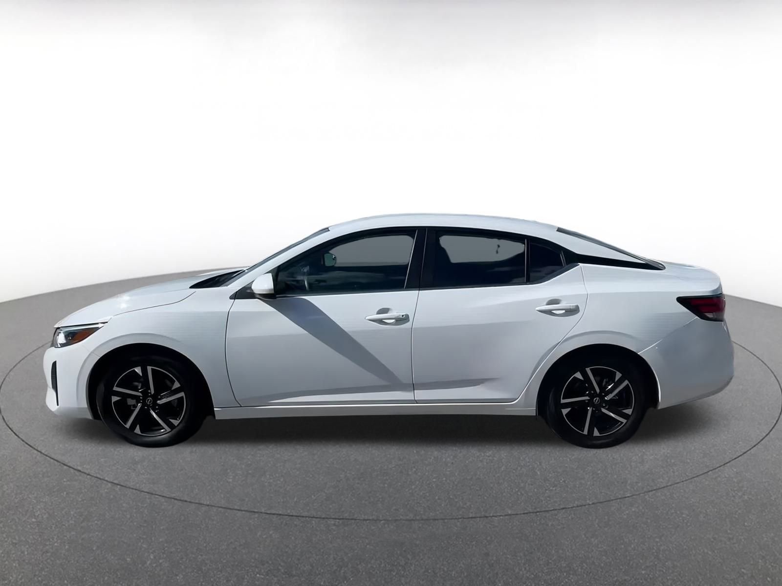 Thumbnail: 2024 Nissan Sentra - 10