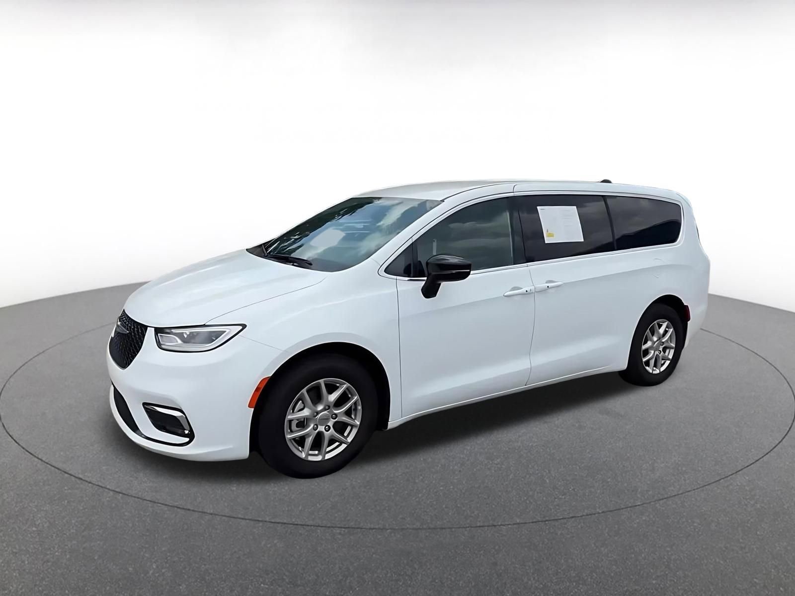 Thumbnail: 2025 Chrysler Pacifica - 8