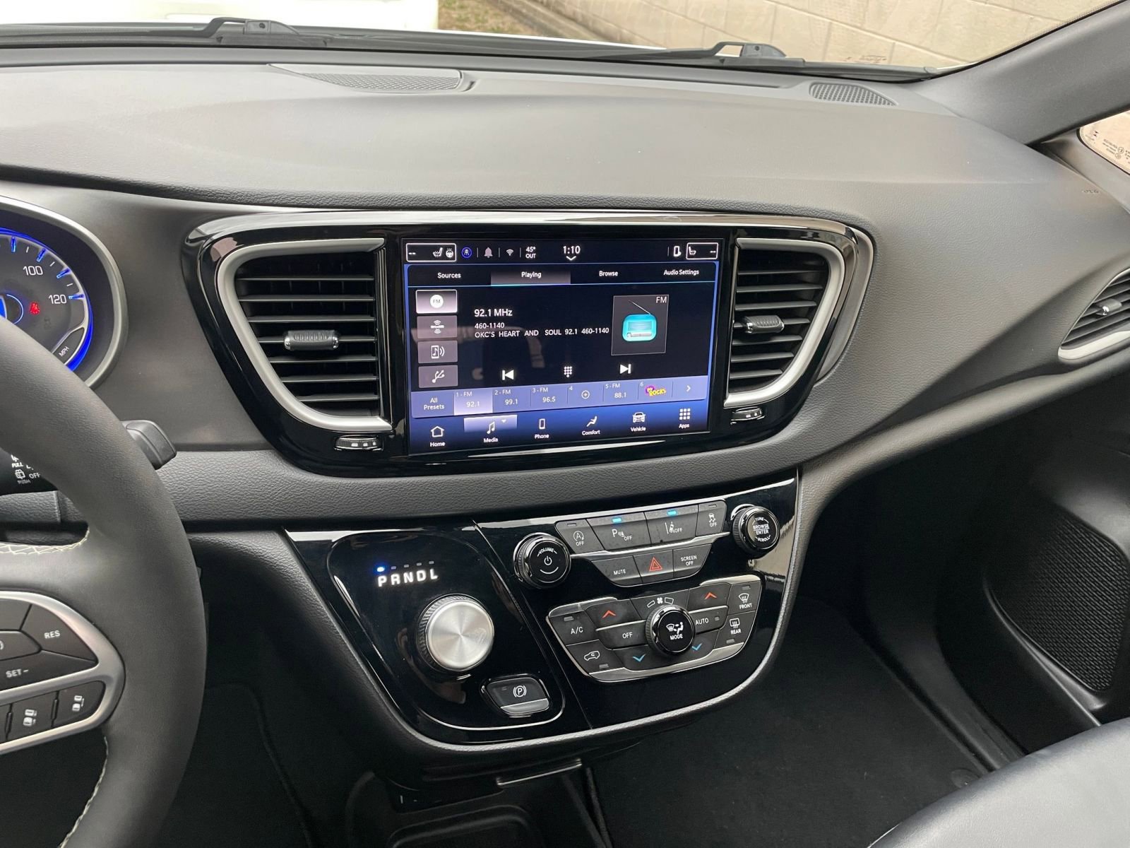 Thumbnail: 2025 Chrysler Pacifica - 18