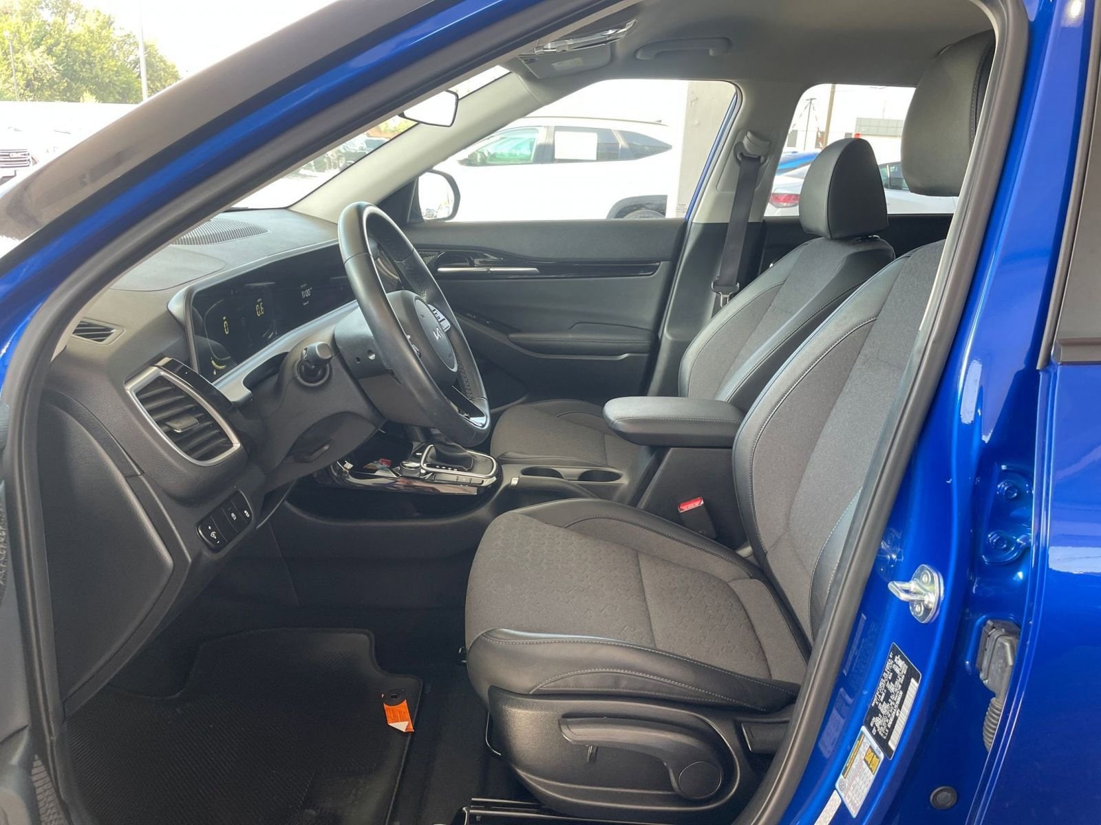 Thumbnail: 2025 Kia Seltos - 25