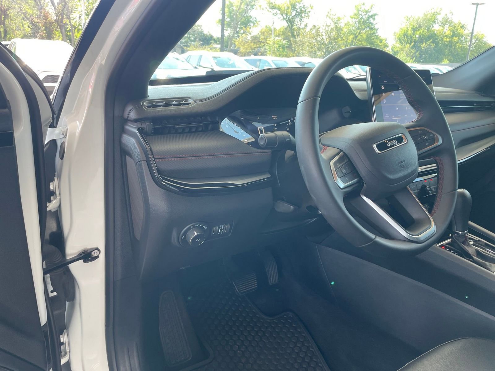 Thumbnail: 2025 Jeep Compass - 33