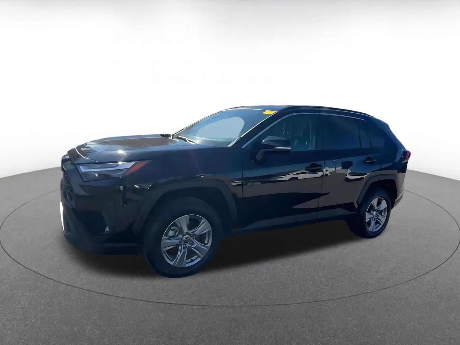 Thumbnail: 2025 Toyota RAV4 - 8