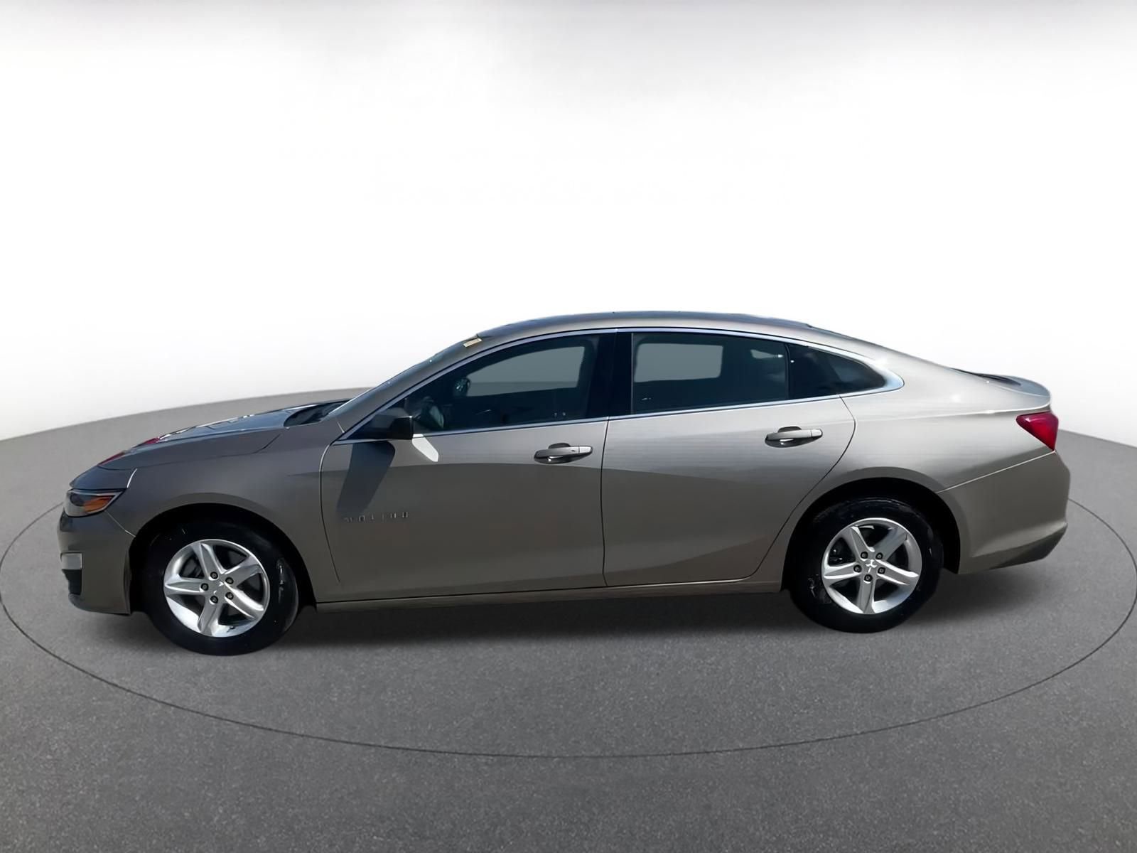 Thumbnail: 2024 Chevrolet Malibu - 9