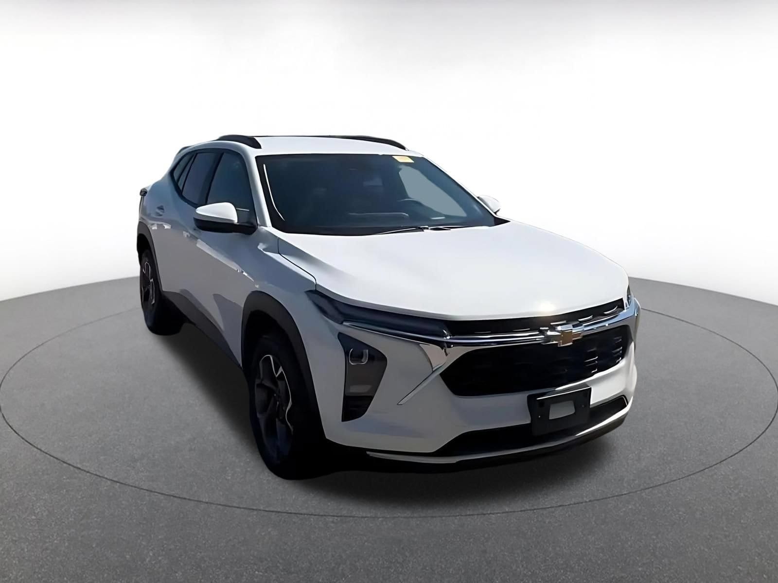 Thumbnail: 2025 Chevrolet Trax - 3