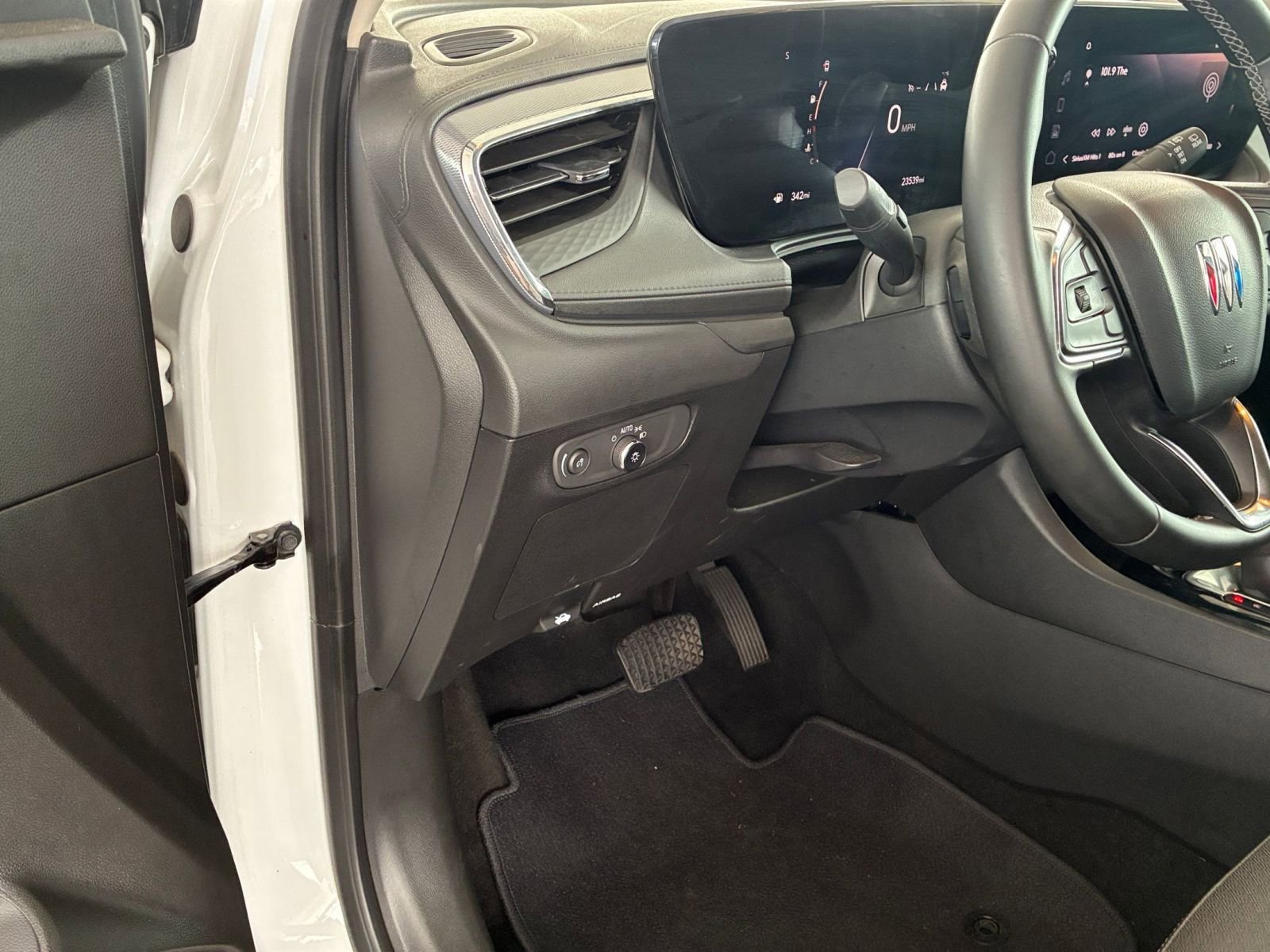 Thumbnail: 2025 Buick Encore GX - 33