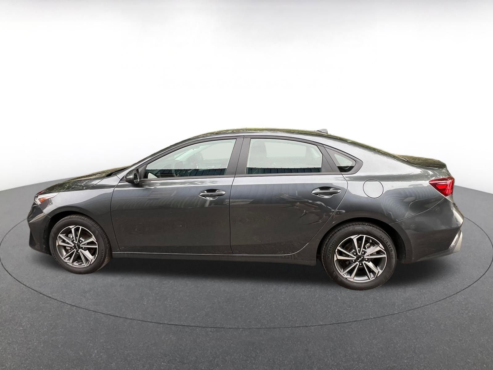 Thumbnail: 2024 Kia Forte - 8