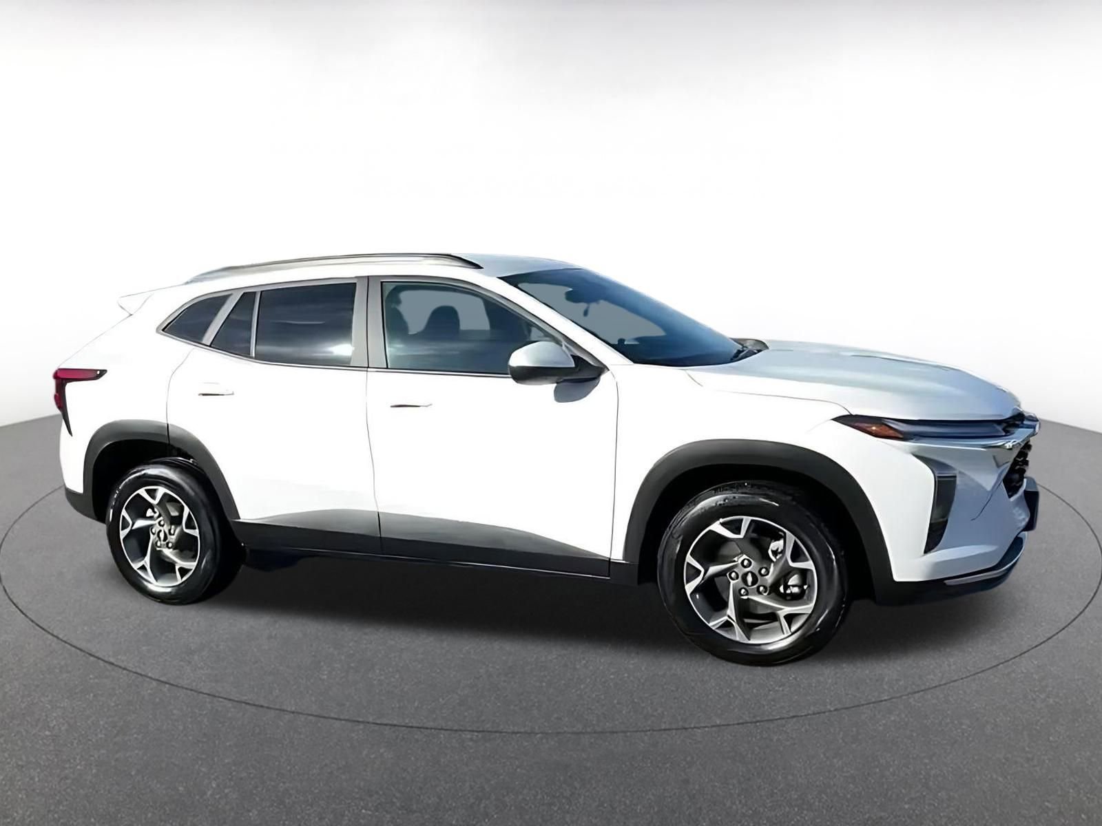 Thumbnail: 2025 Chevrolet Trax - 9