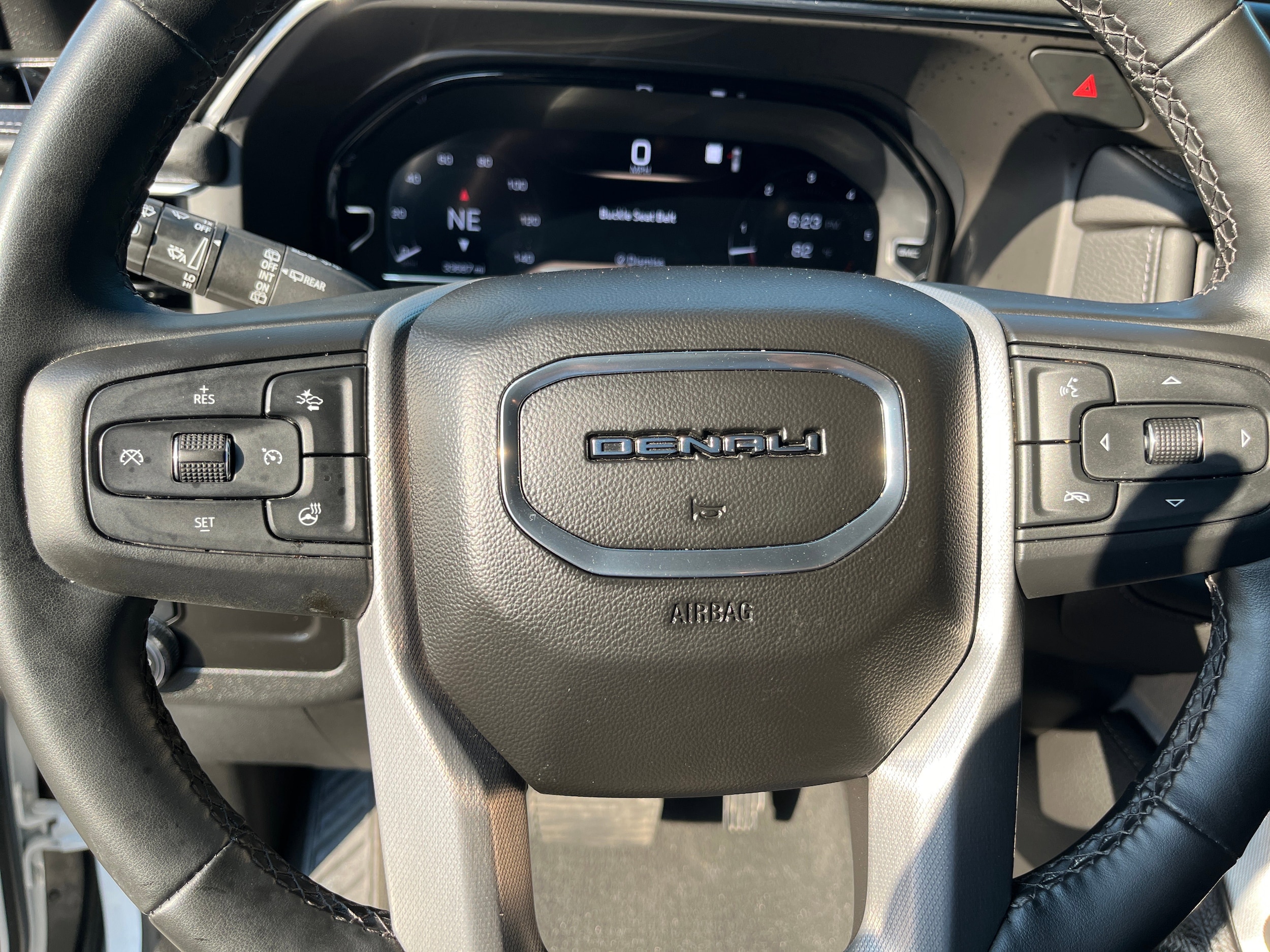 2023 GMC Yukon Denali 28